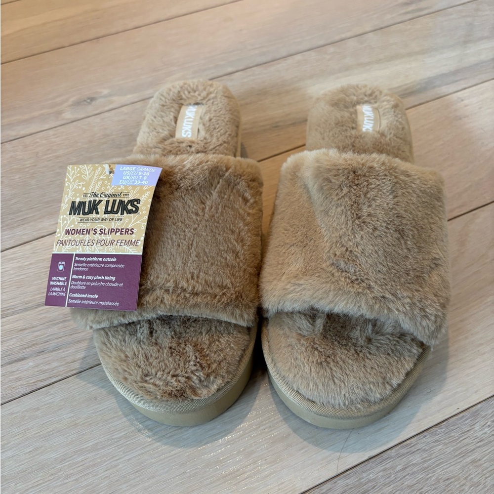 Muk Luks Women's Tan Slippers